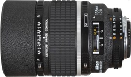 Nikon AF Nikkor 135mm f/2D DC