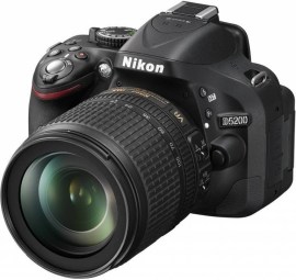 Nikon D5200 + 18-105 AF-S DX VR
