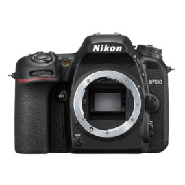 Nikon D7500 + Sigma 18-35mm