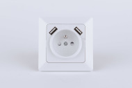 Emos Zásuvka s USB 2.1A A6000.0 - cena, srovnání